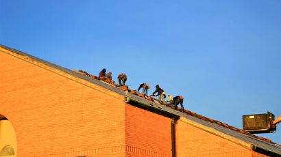 roof workers