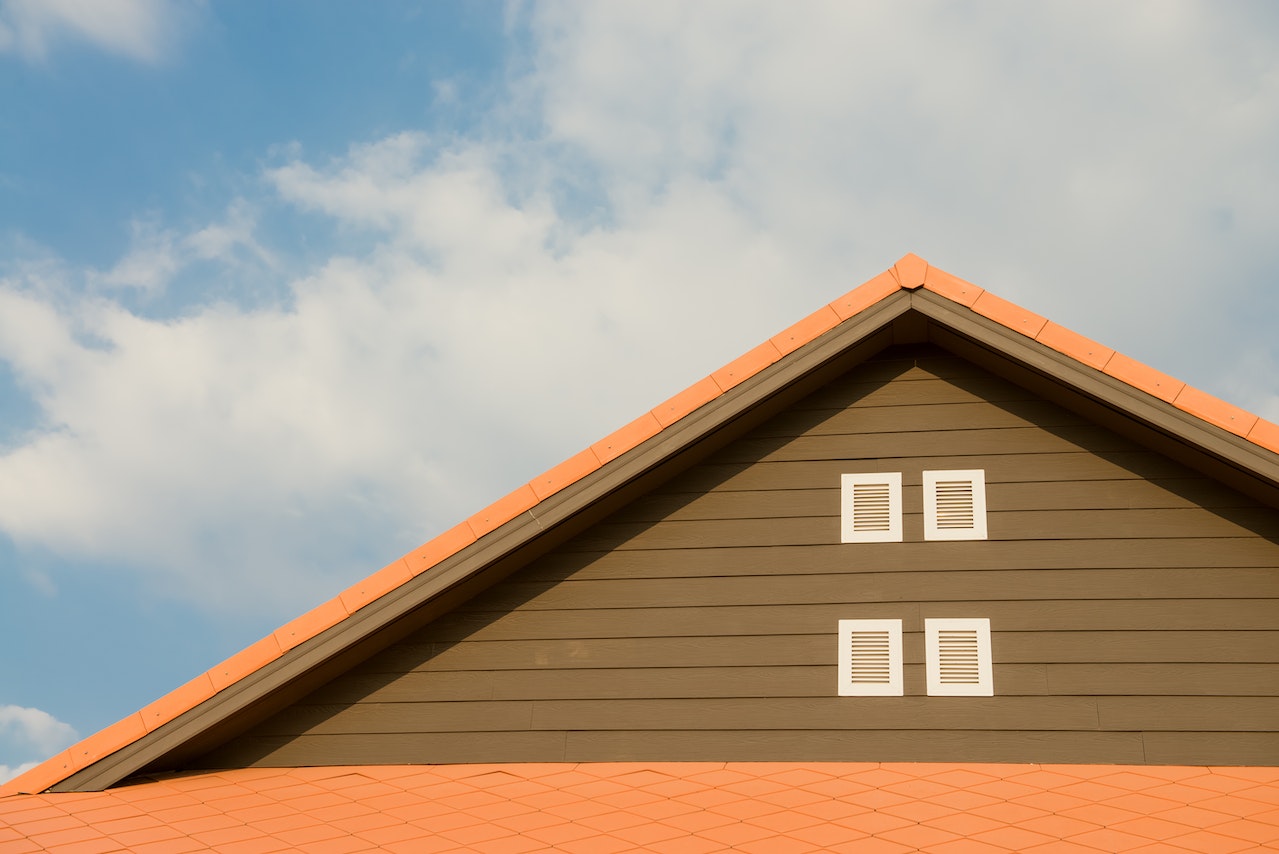 Common Commercial Roofing Systems and Their Life Spans